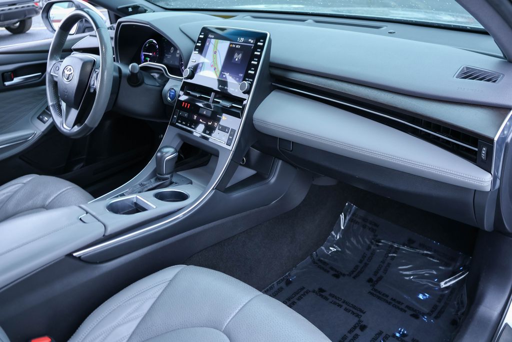 2019 Toyota Avalon Hybrid Limited 34