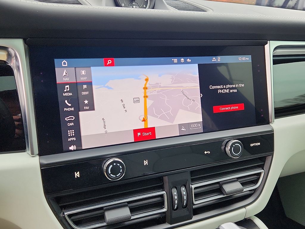 Thumbnail: 2022 Porsche Macan - 17