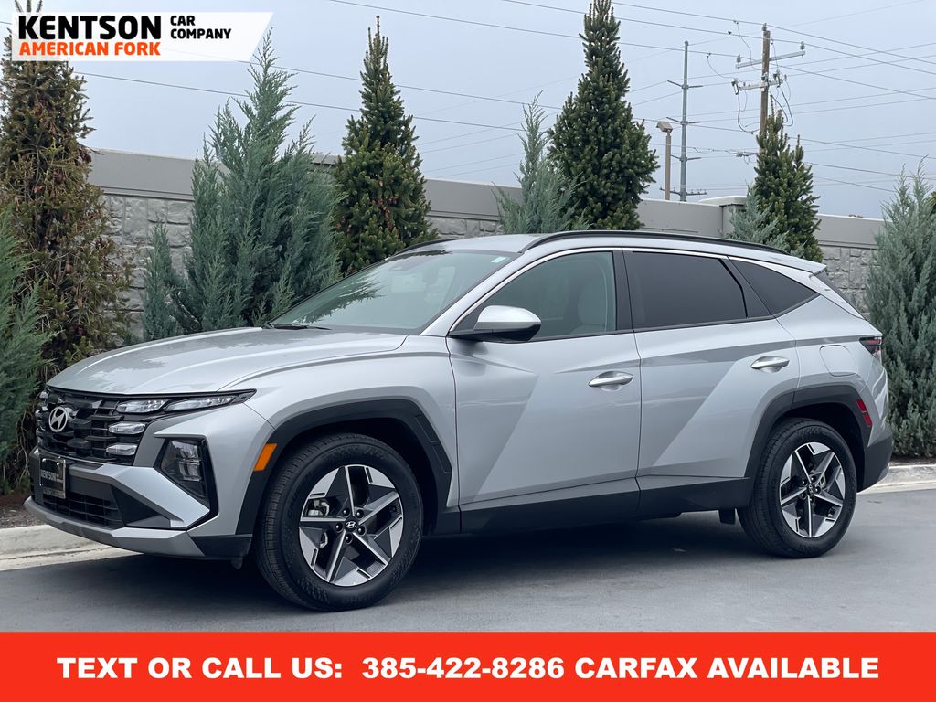 Shimmering Silver 2025 Hyundai Tucson SEL FWD SUV / Crossover Front-Wheel Drive 8-Speed Automatic