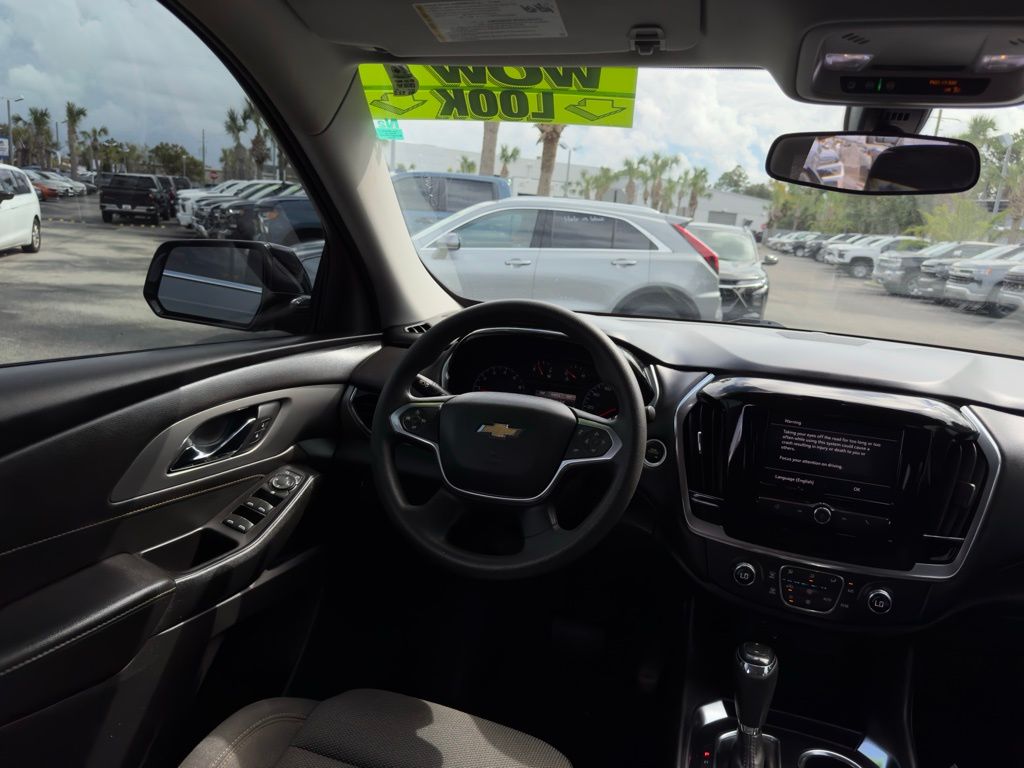 2020 Chevrolet Traverse LS 23