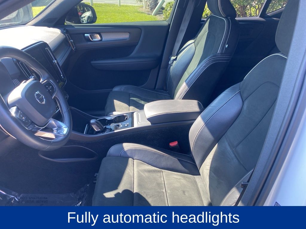 2019 Volvo XC40 R-Design - 11