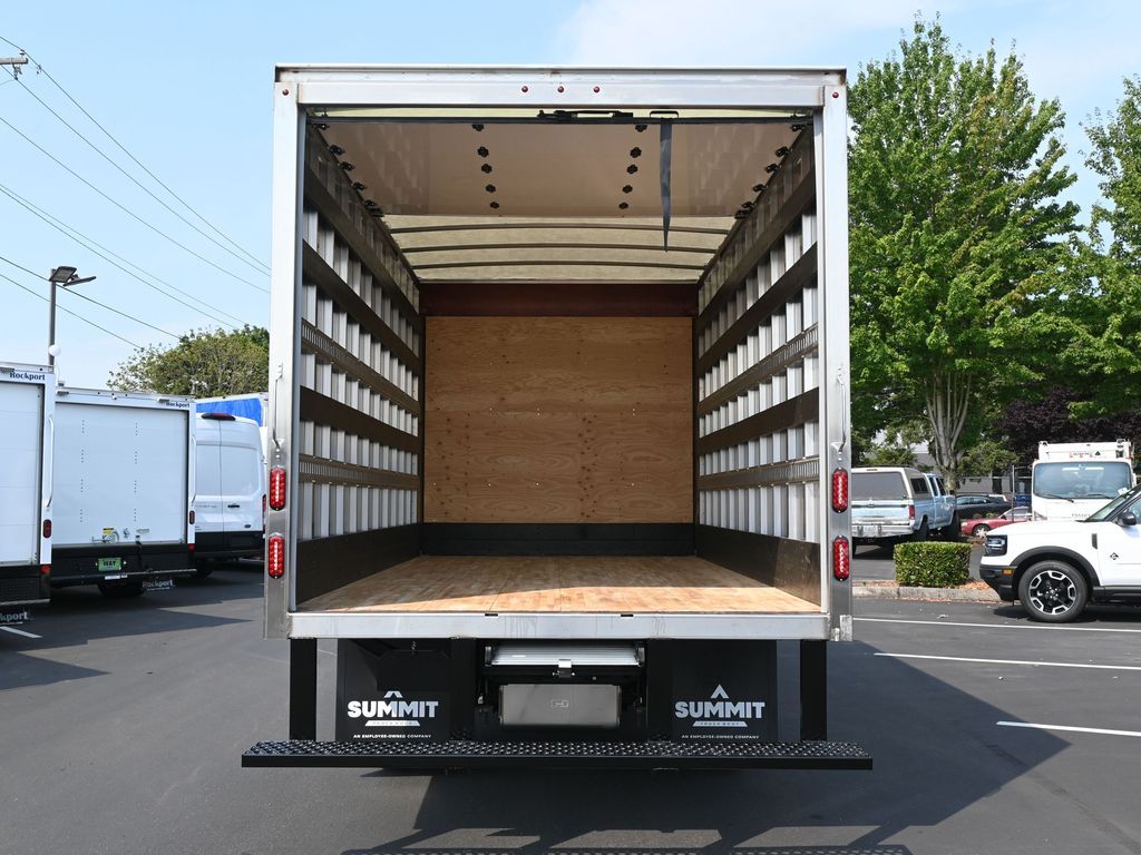 2024 Isuzu NPR HD 