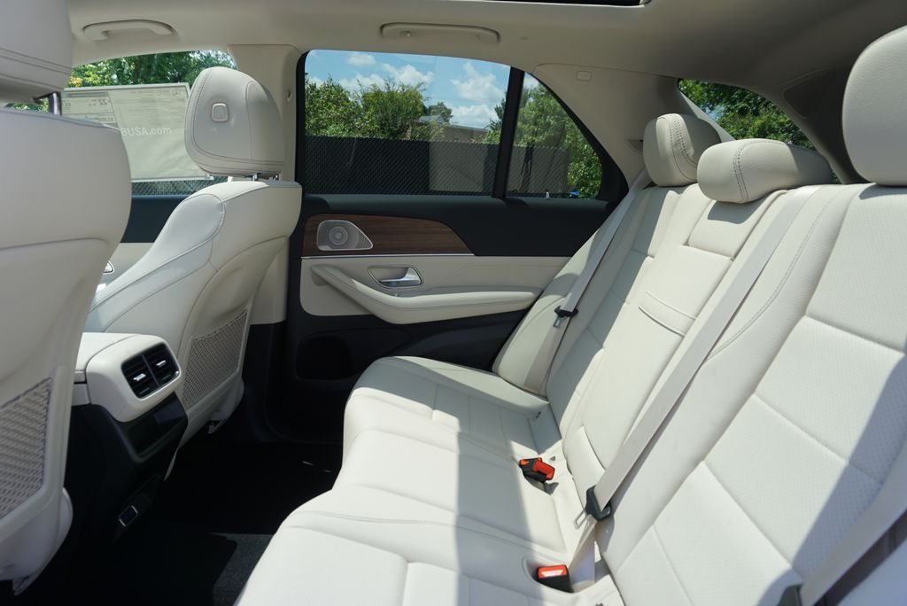 Thumbnail: 2026 Mercedes-Benz GLE - 13