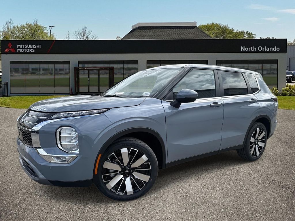 2026 Mitsubishi Outlander SE