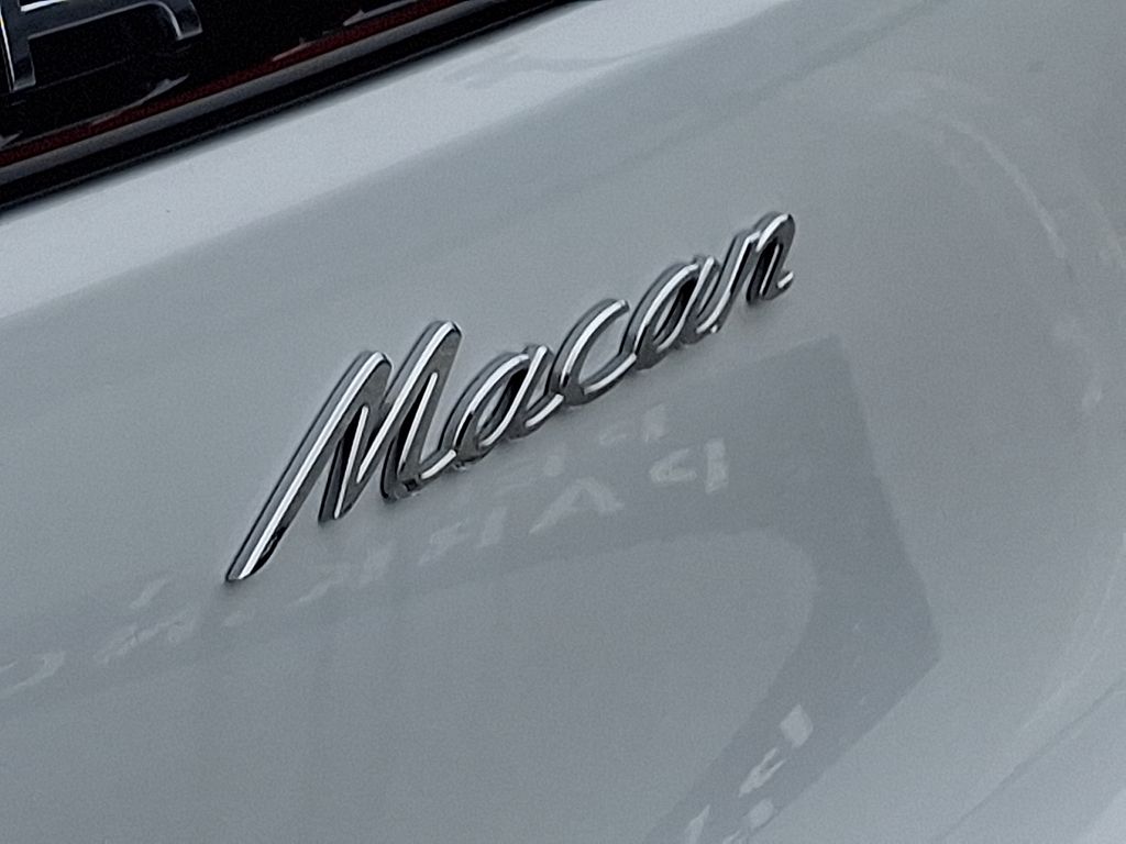 Thumbnail: 2026 Porsche Macan - 29