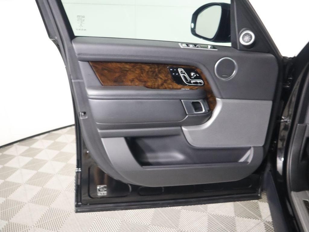 Thumbnail: 2020 Land Rover Range Rover - 24