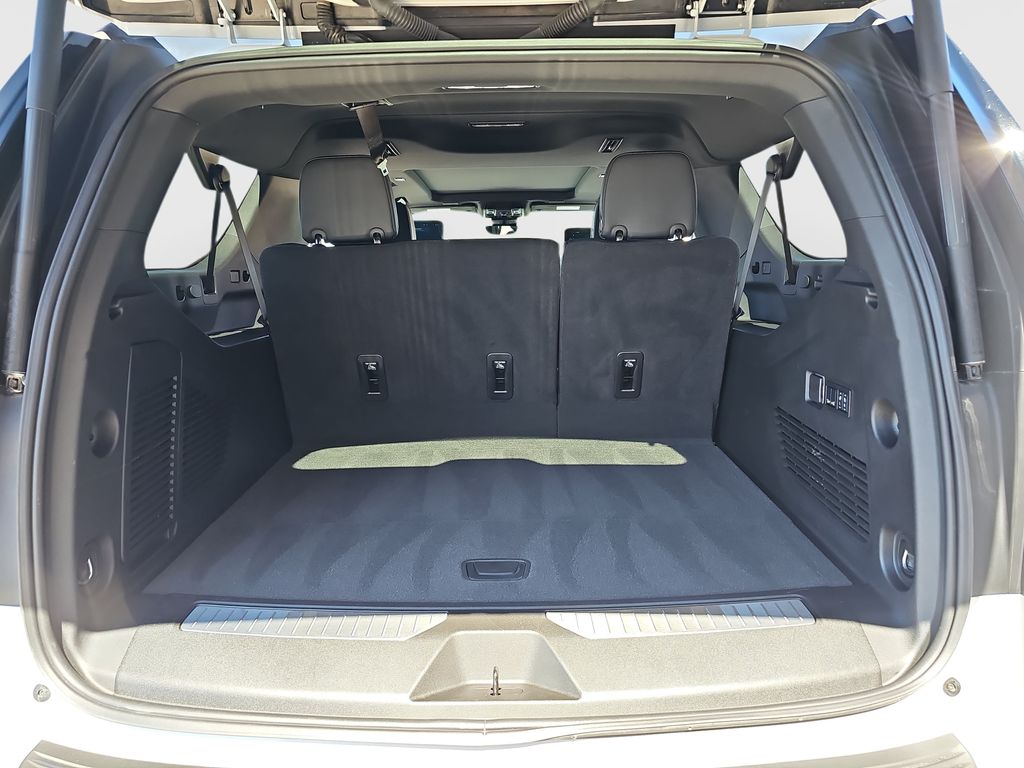 Used 2025 Chevrolet Suburban SUV