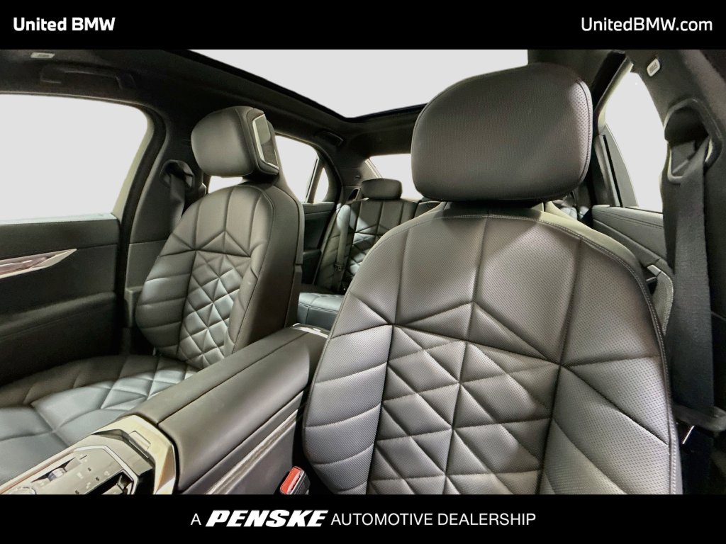 Thumbnail: 2025 BMW 7 Series - 11