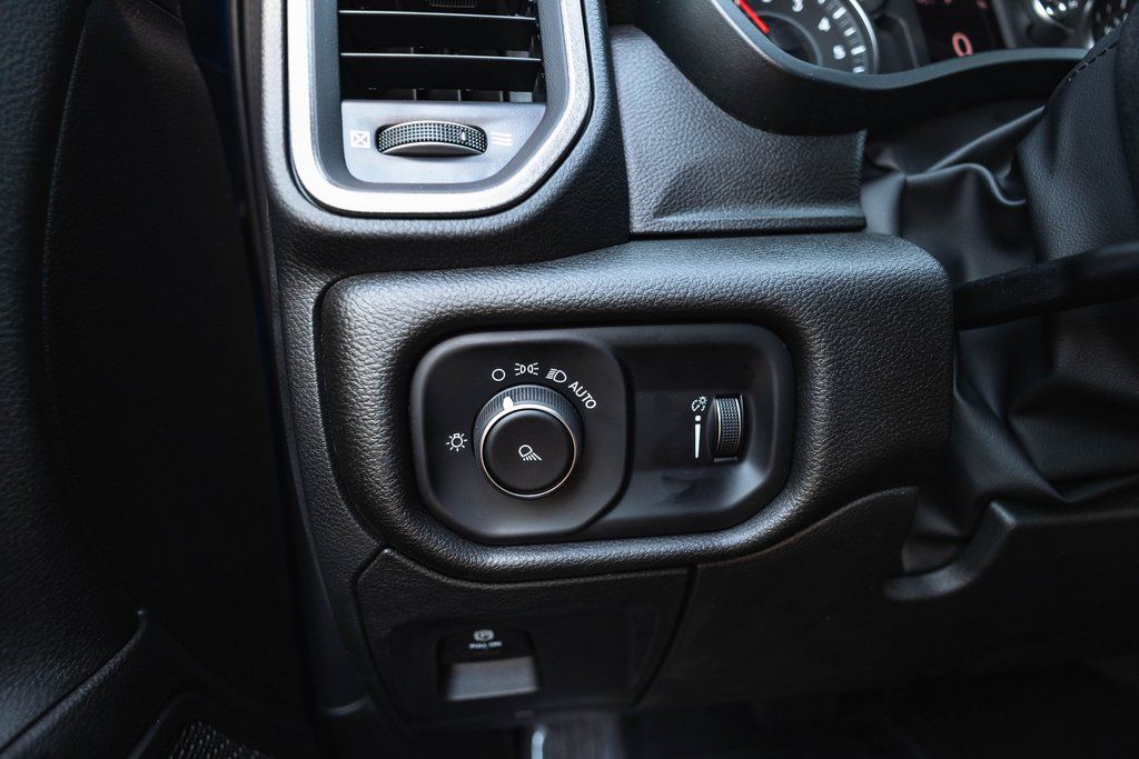 2026 Ram 1500 Tradesman thumbnail 20
