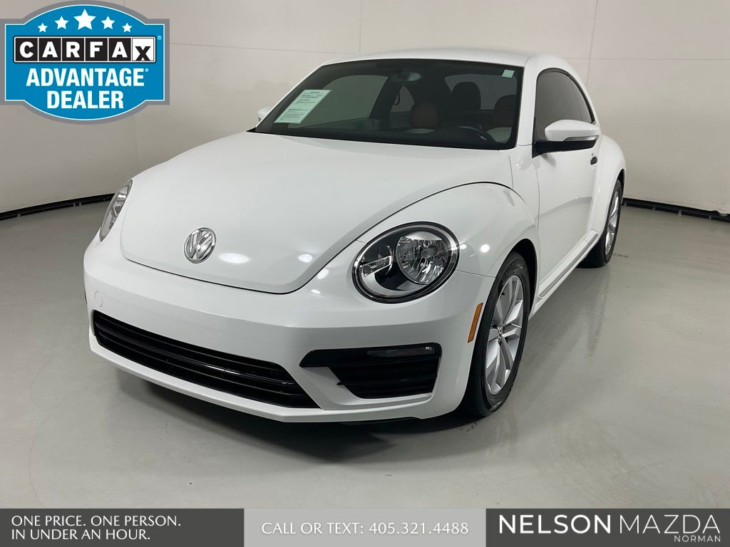 Pure White 2017 Volkswagen Beetle Classic Hatchback Front-Wheel Drive 6-Speed Automatic