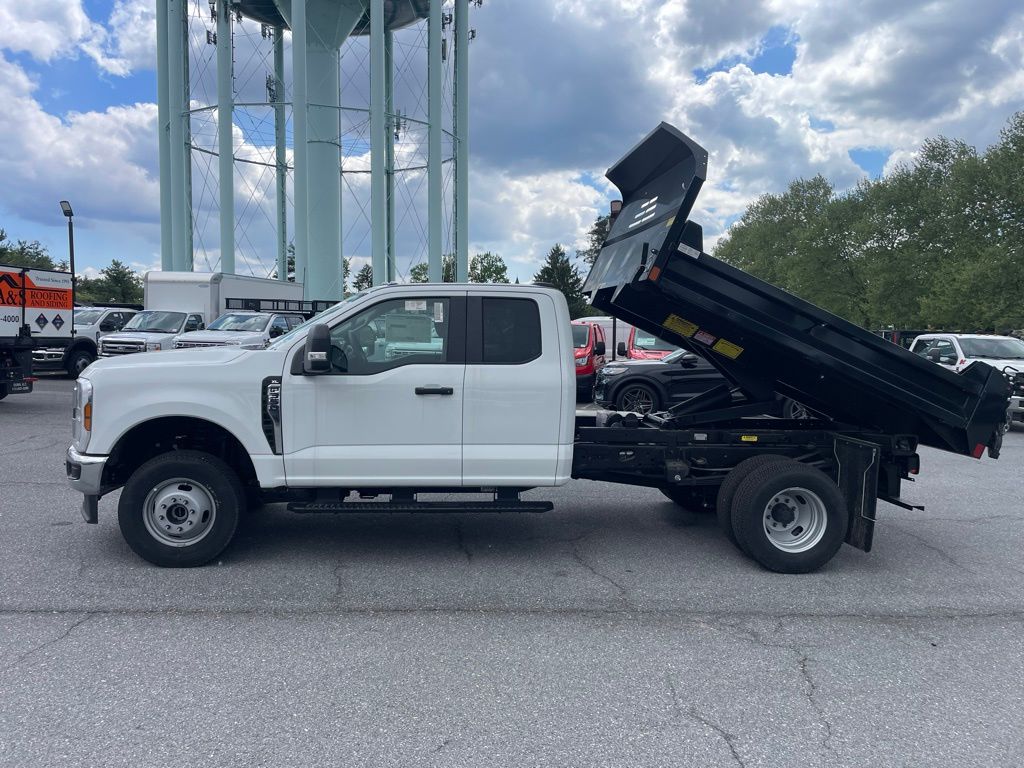 2025 Ford F-350 Chassis XL