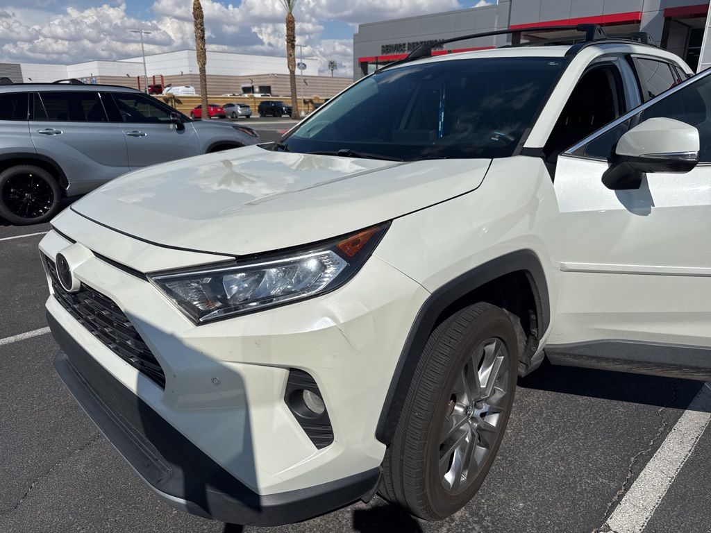 Thumbnail: 2020 Toyota RAV4 - 3