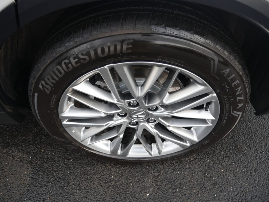 Thumbnail: 2023 Acura MDX - 13