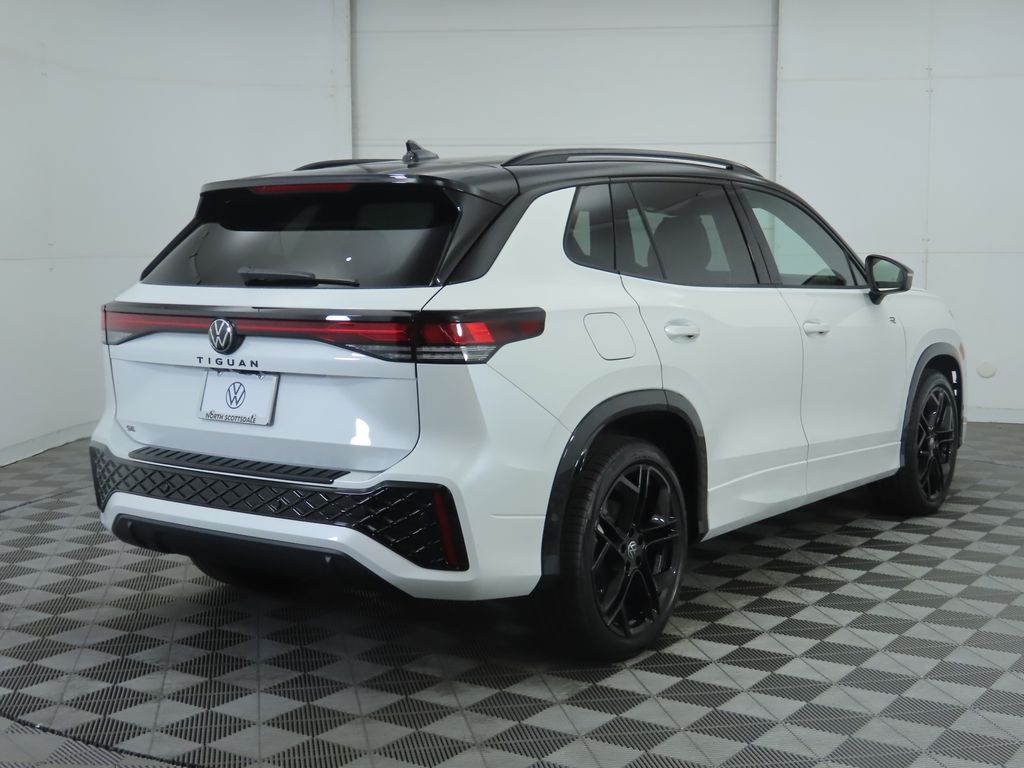 Thumbnail: 2025 Volkswagen Tiguan - 6