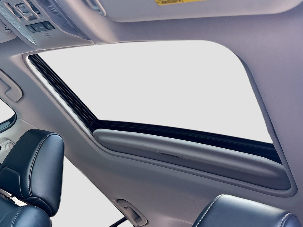 Thumbnail: 2021 Toyota RAV4 - 18