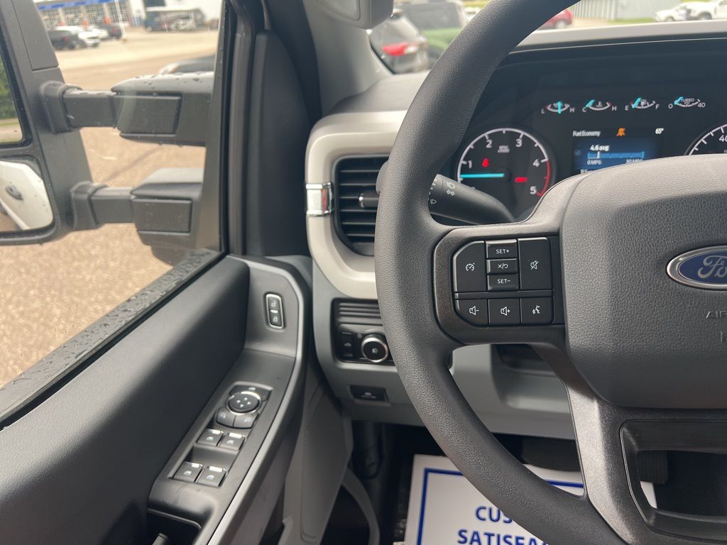 2025 Ford F-350SD