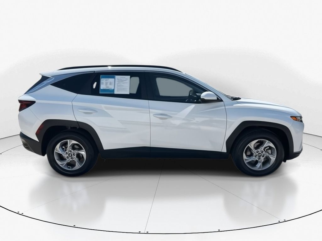 2024 White Pearl Hyundai Tucson SEL FWD SUV