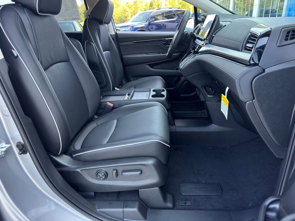 2026 Honda Odyssey Touring Silver at AutoSavvy Houston Southwest