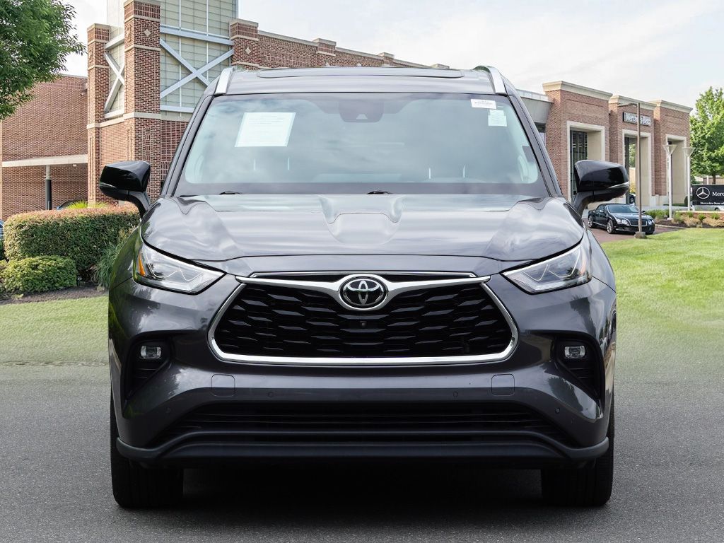 Thumbnail: 2023 Toyota Highlander - 2