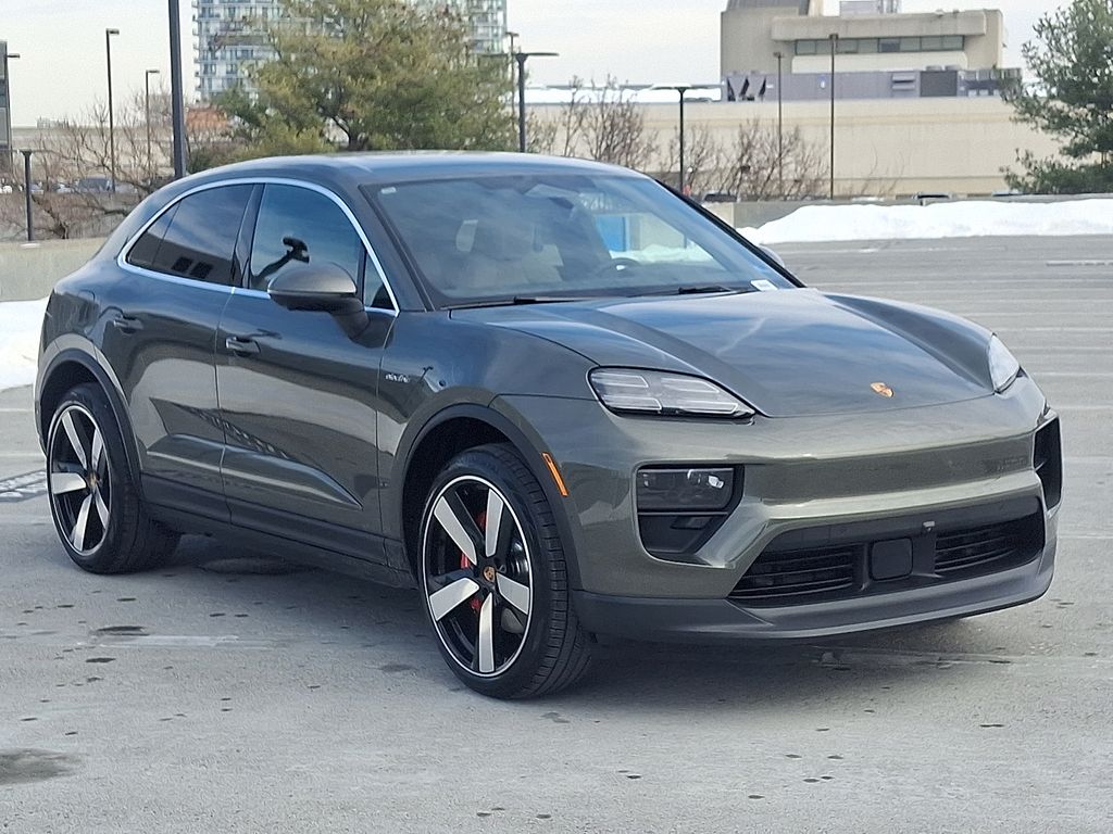 Thumbnail: 2026 Porsche Macan - 7