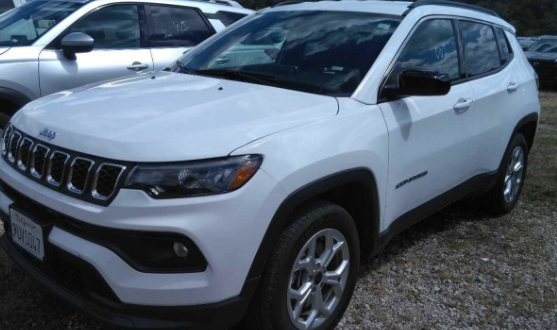 2025 Jeep Compass Latitude White at South Hills CDJR