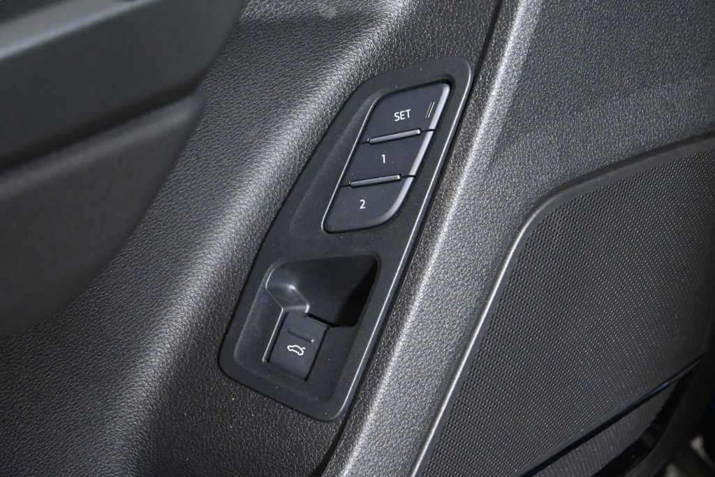 Thumbnail: 2025 Audi Q3 - 24