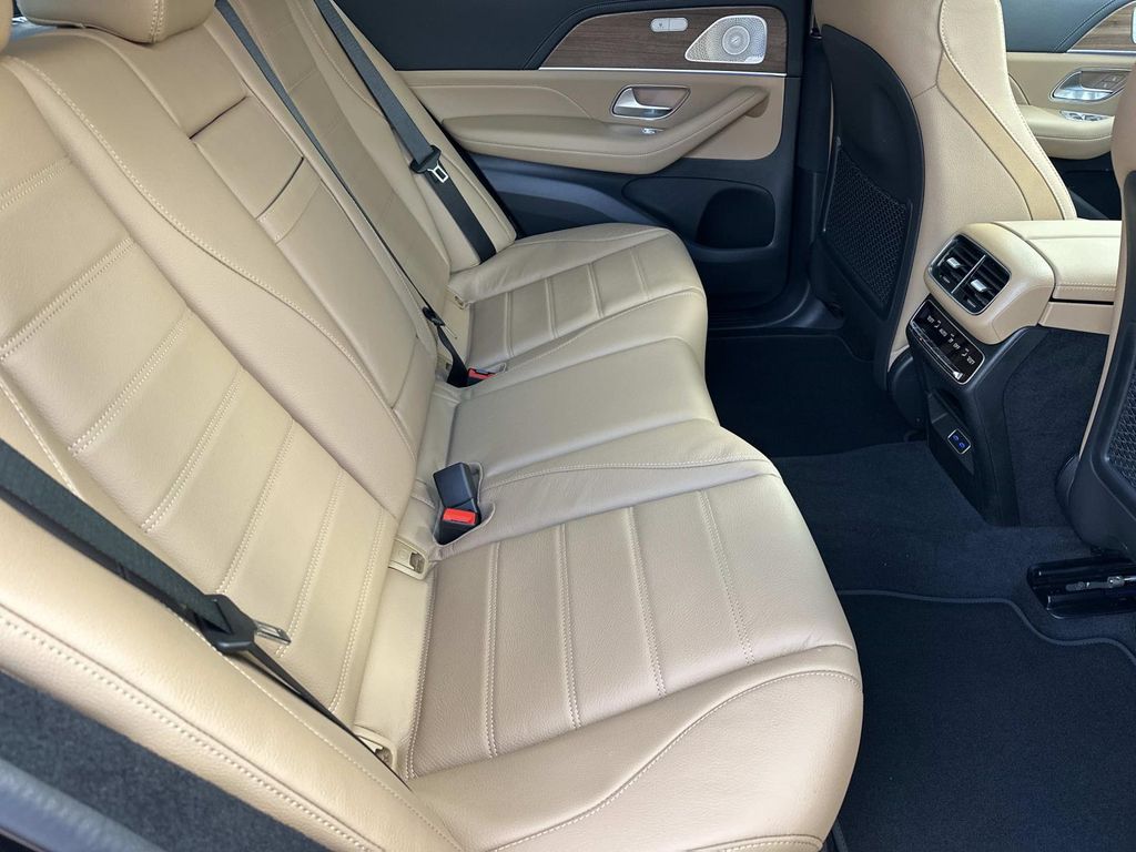 Thumbnail: 2026 Mercedes-Benz GLE - 20