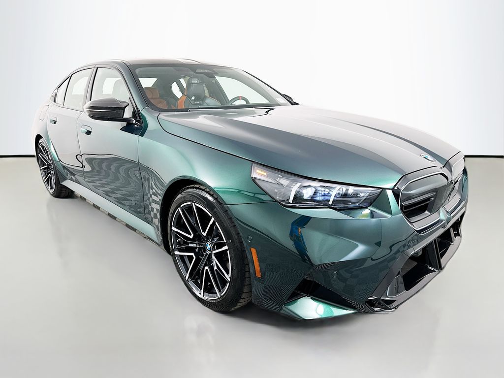 Thumbnail: 2027 BMW M5 - 3