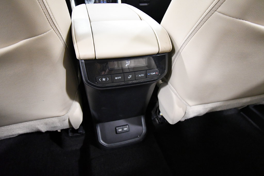 Used 2025 Toyota Highlander Hybrid SUV