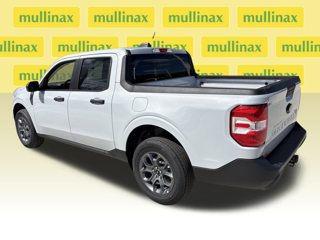 New 2025 White Ford XLT image 8