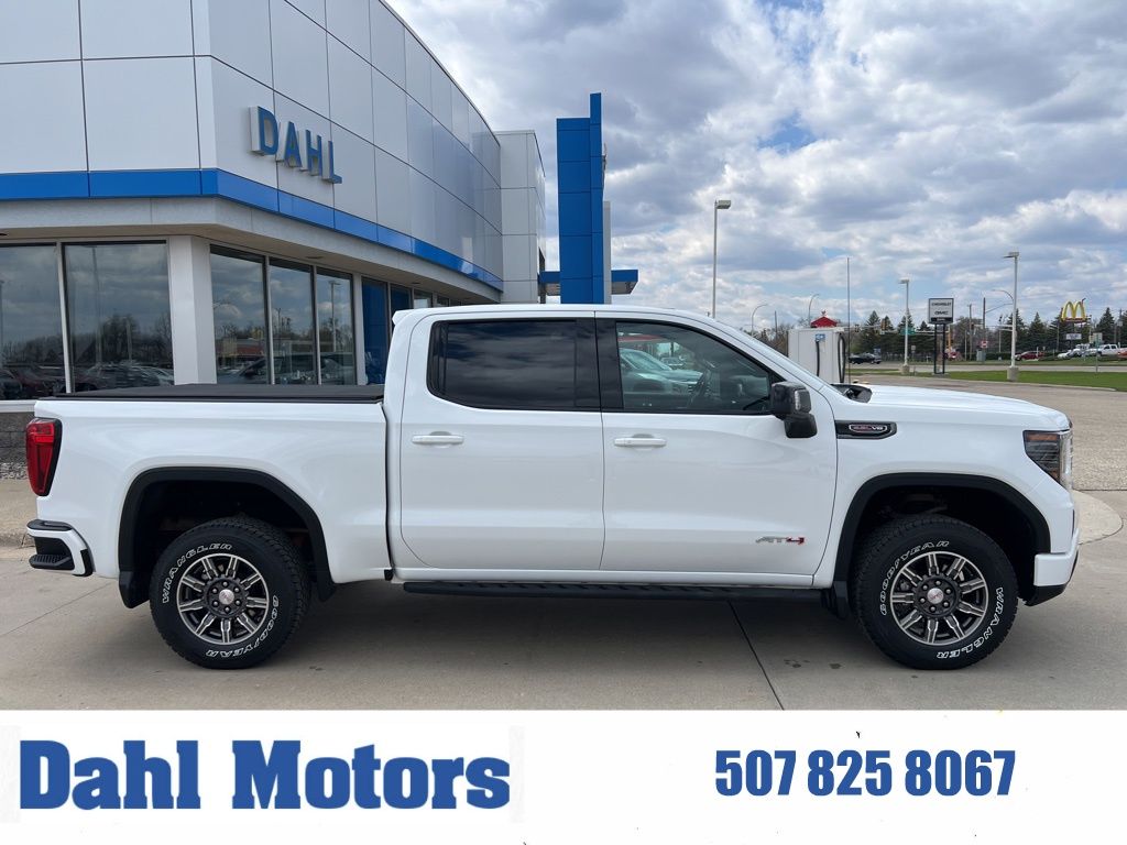 2024 GMC Sierra 1500 AT4 Crew Cab 4WD