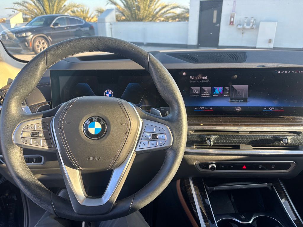 Thumbnail: 2023 BMW X7 - 7