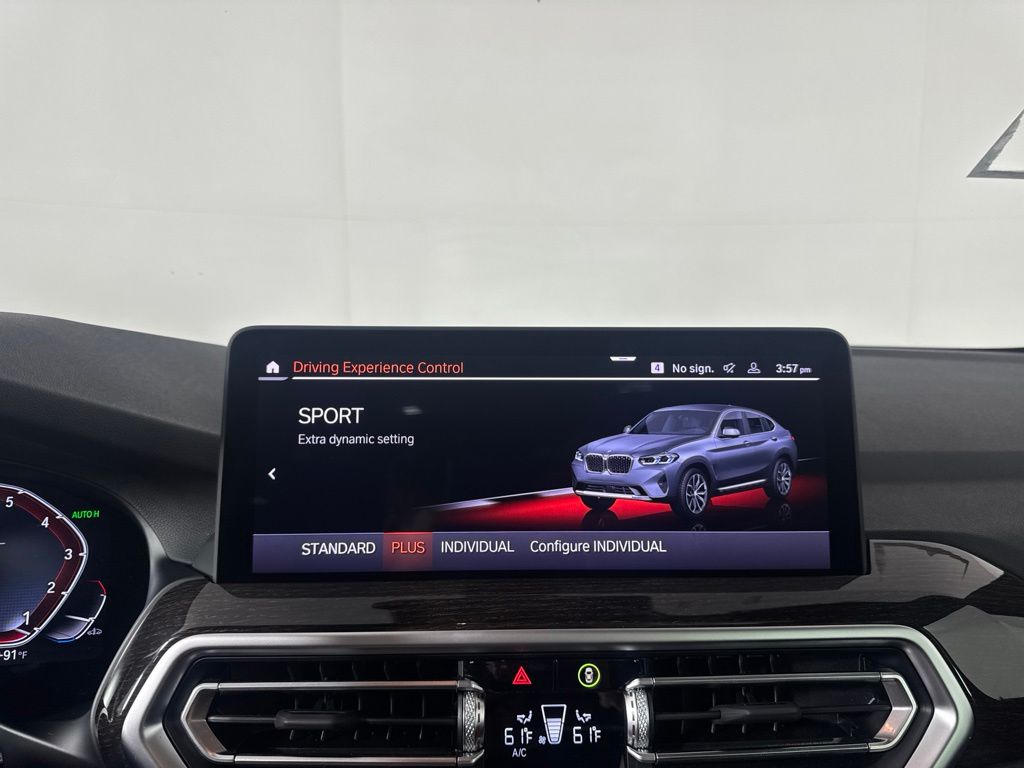 Thumbnail: 2025 BMW X4 - 21
