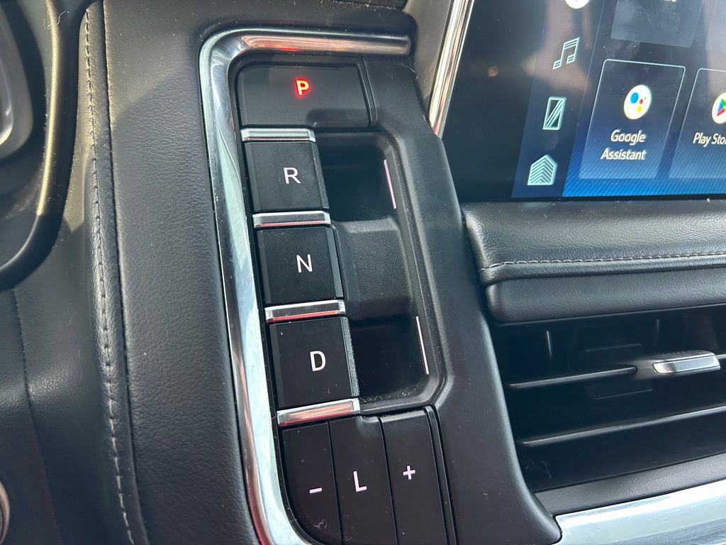 Thumbnail: 2022 Chevrolet Suburban - 27