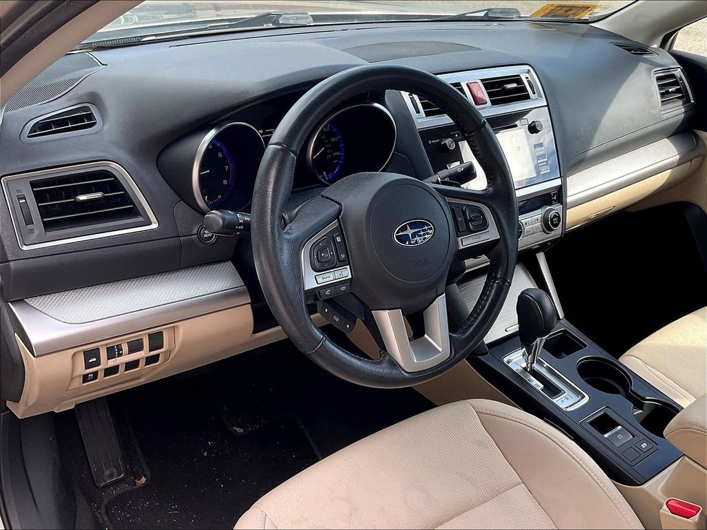 2016 Subaru Legacy — photo 8