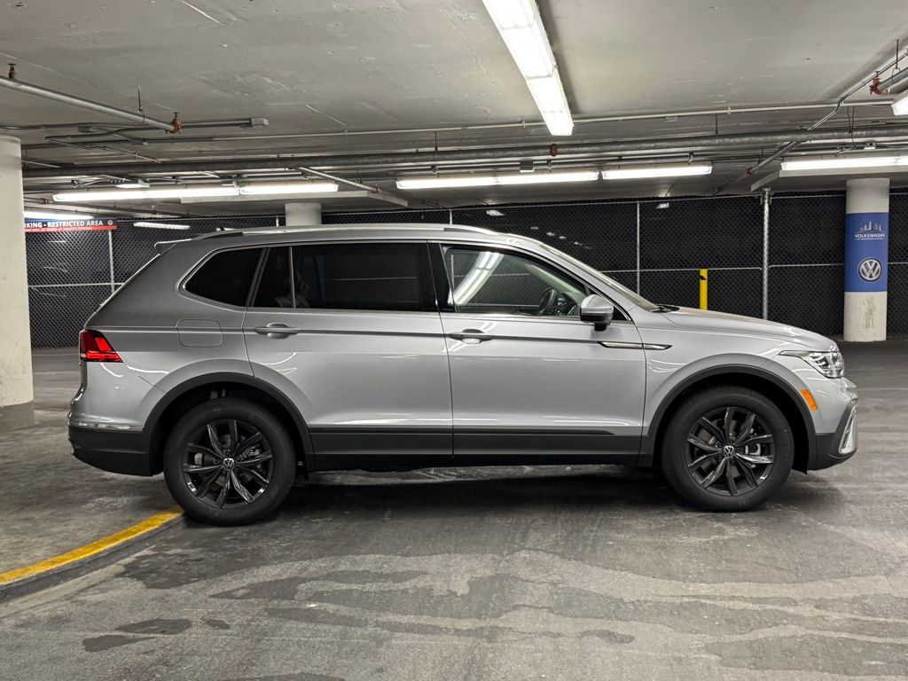 2024 Volkswagen Tiguan 2.0T SE 38