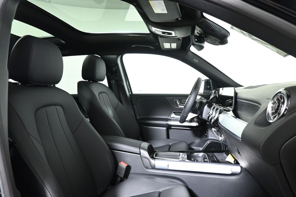 Thumbnail: 2026 Mercedes-Benz GLB - 22