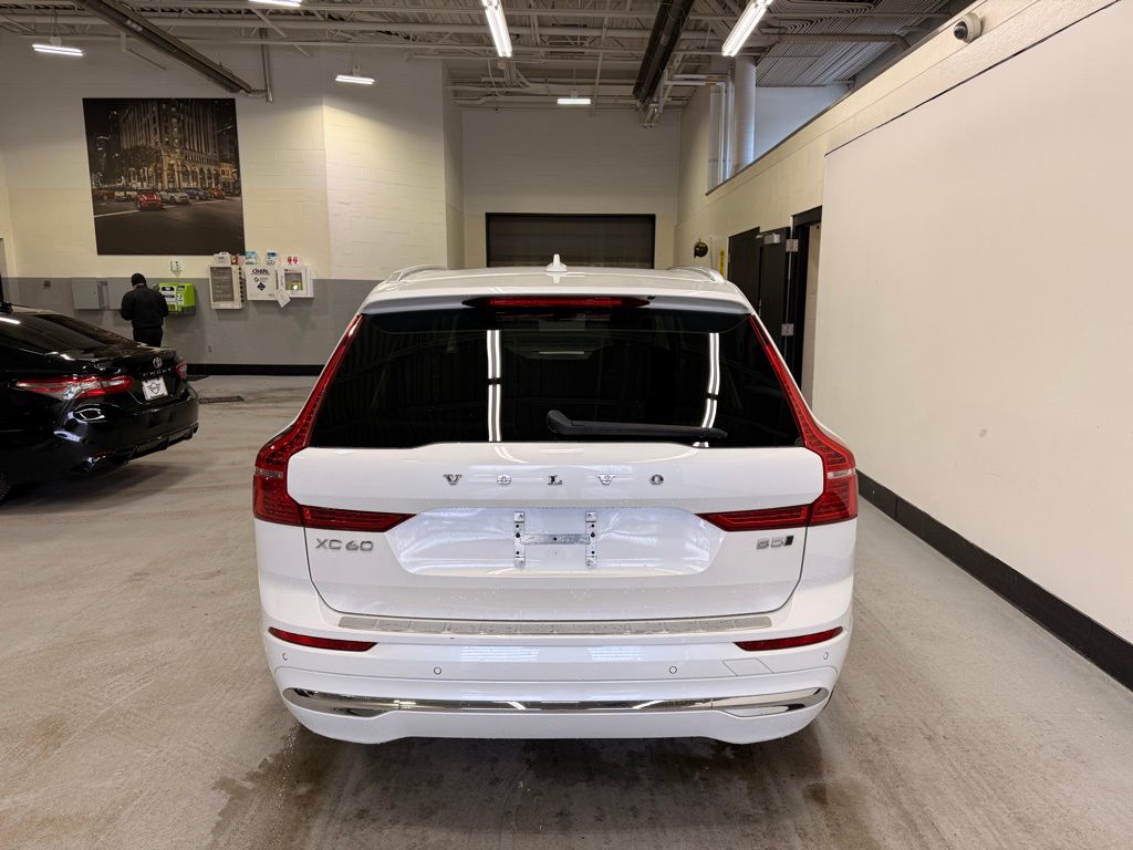 Thumbnail: 2023 Volvo XC60 - 4