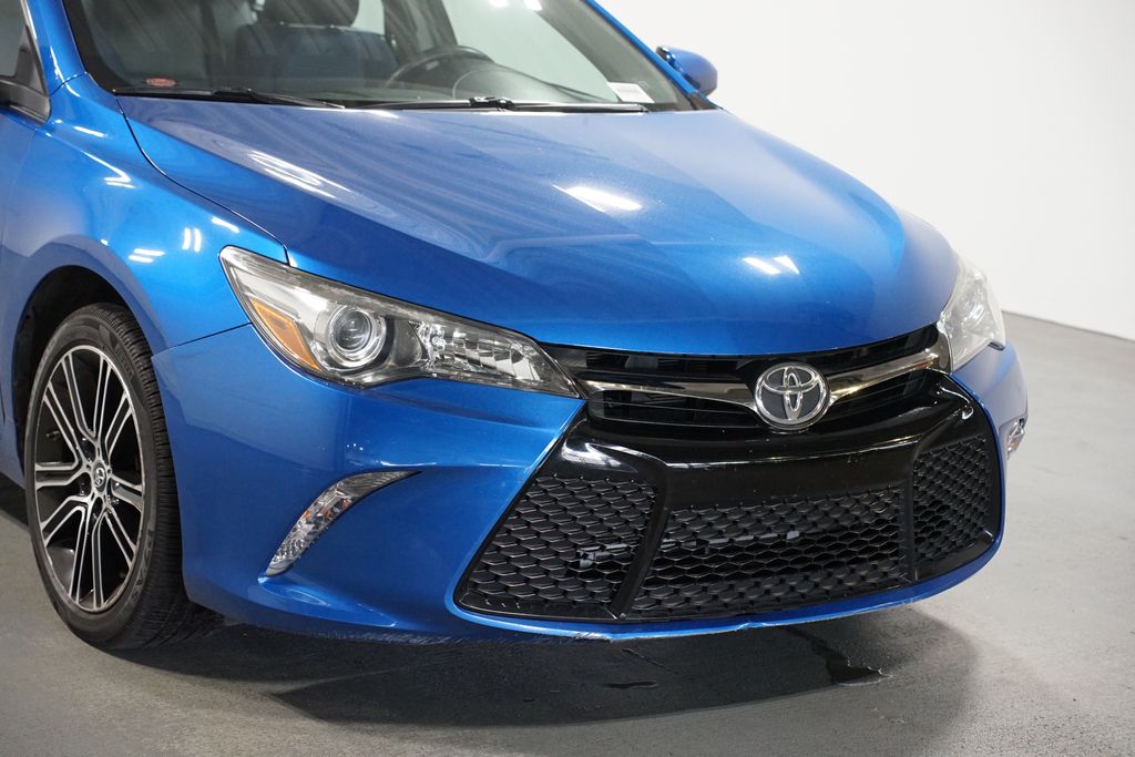 Thumbnail: 2016 Toyota Camry - 4