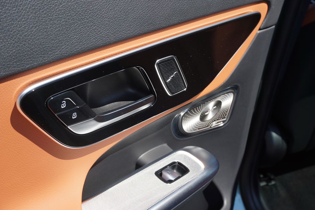 Thumbnail: 2026 Mercedes-Benz GLC - 31