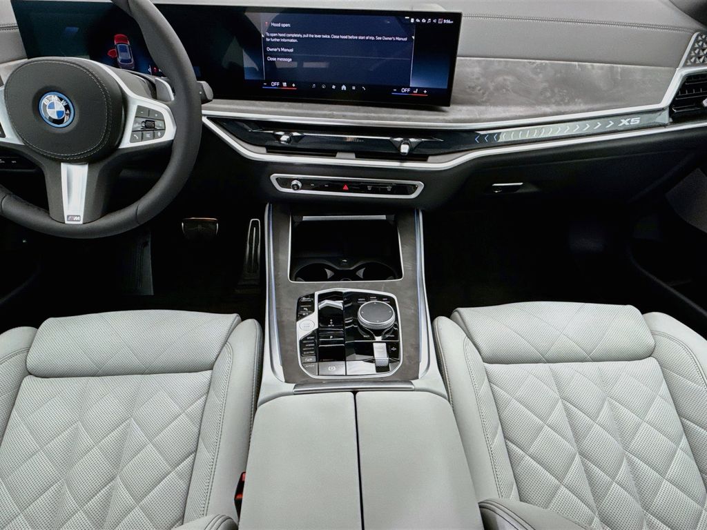 Thumbnail: 2026 BMW X5 - 13