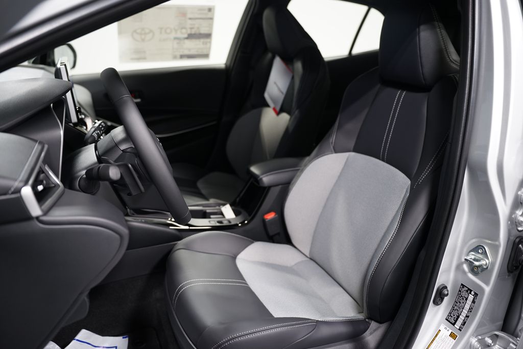 2025 Toyota Corolla XSE 29