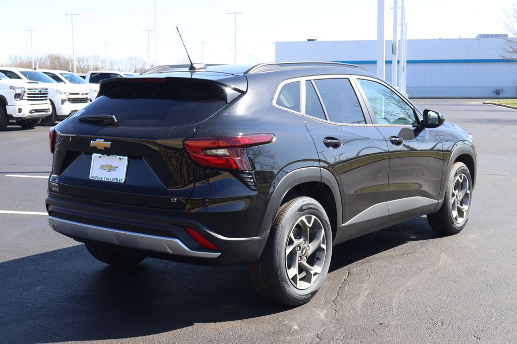 Thumbnail: 2026 Chevrolet Trax - 8