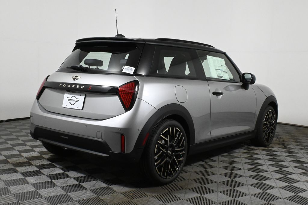 2025 MINI Cooper S 7