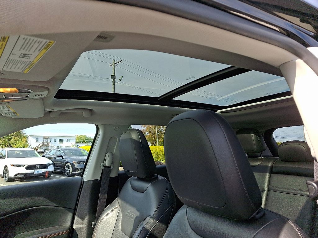 Thumbnail: 2019 Jeep Compass - 15