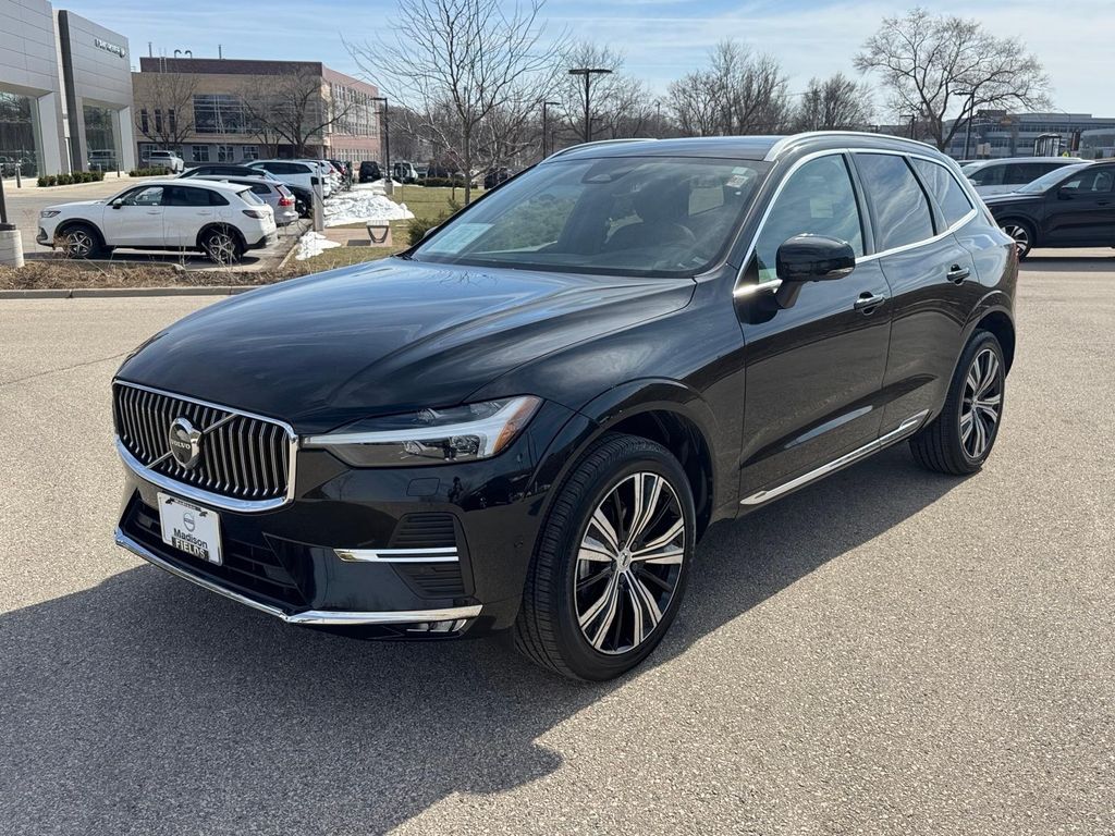2023 Volvo XC60 B5 Plus Bright Theme AWD