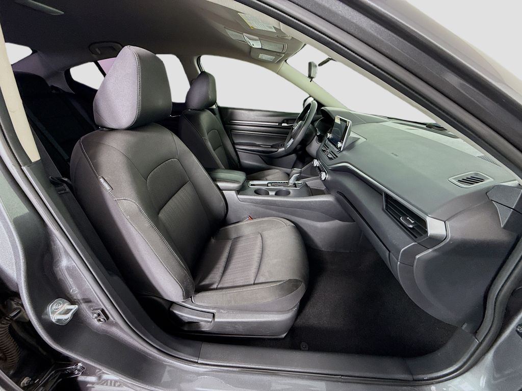 Thumbnail: 2019 Nissan Altima - 20