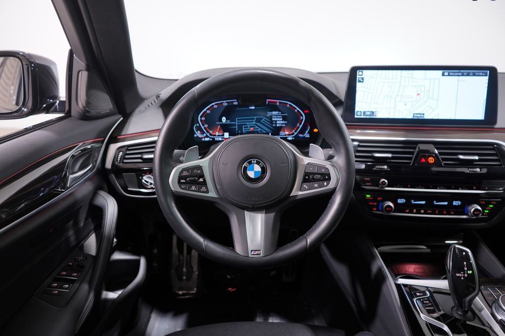 2022 BMW 5 Series 530i 11