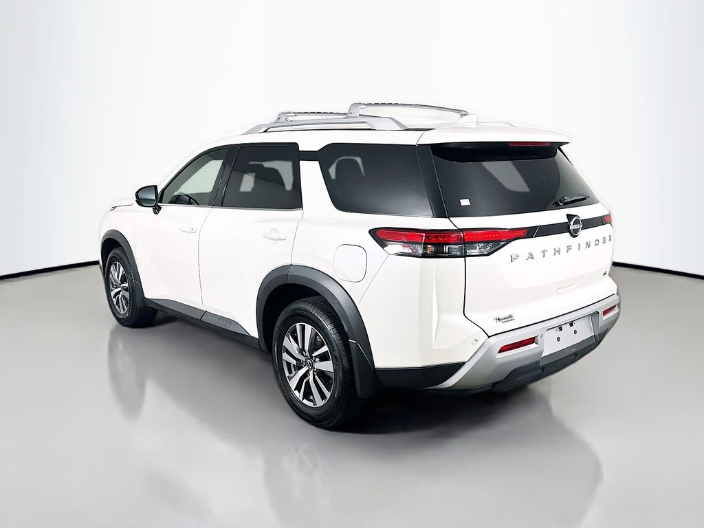 Used 2022 White Nissan SL image 5