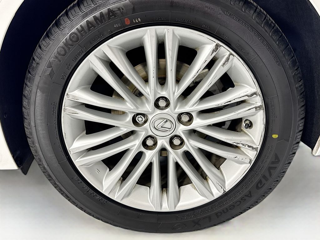 Thumbnail: 2016 Lexus ES - 31